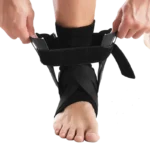 Attelle de cheville stabilisatrice avec maintien ajustable